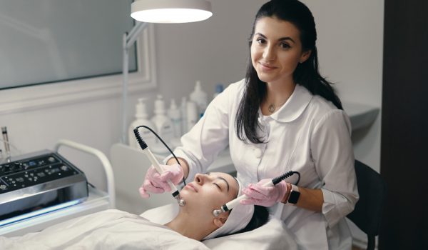 Cuanto gana una esteticista en España